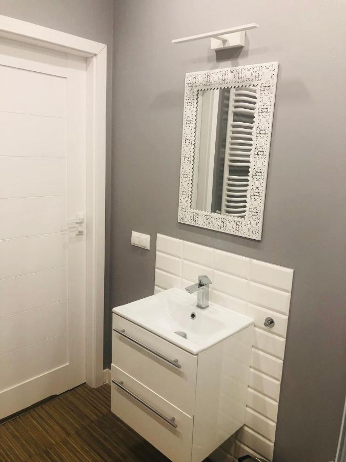 Apartament Dobry Dom Warszawa エクステリア 写真